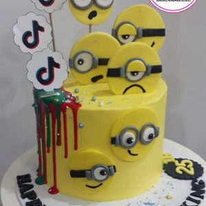 minion cake