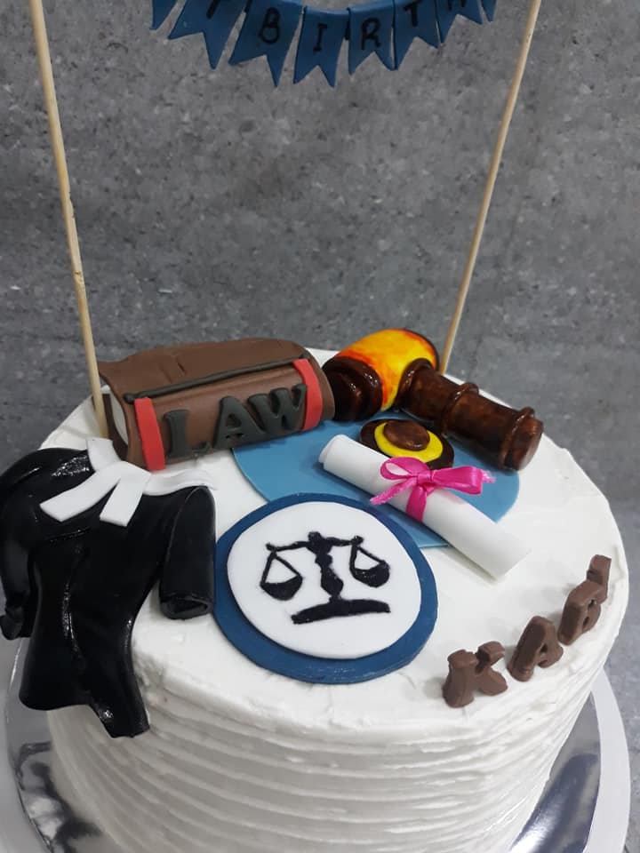 Lawyer cake - Decorated Cake by Didis Cakes - CakesDecor